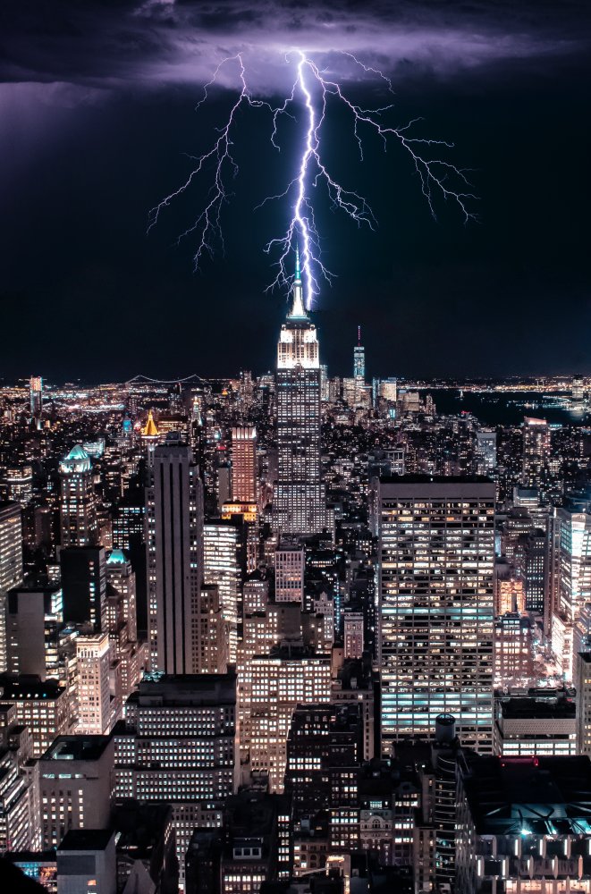 Empire State Building At Night – Fotografixs